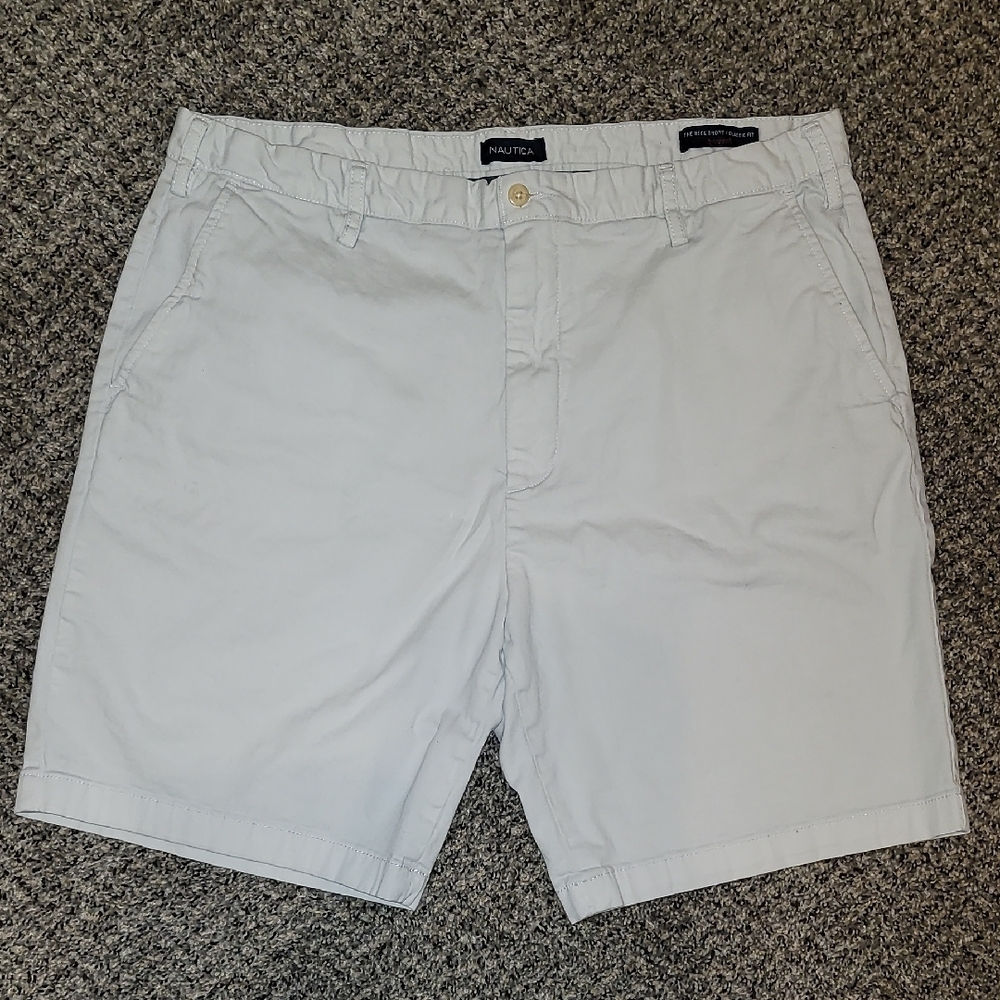 Nautica Men's Light Gray Flat Front Shorts